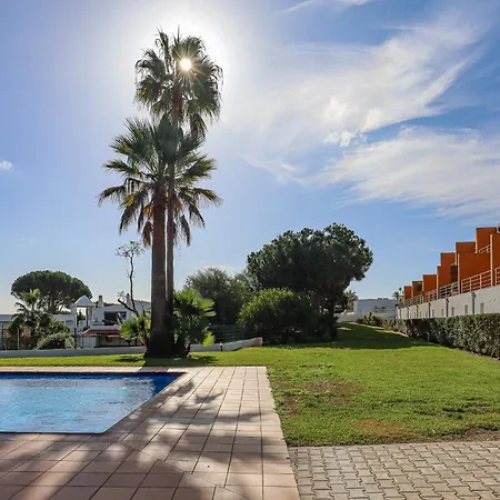 Jardins Do Castelo - Piscina E Tranquilidade - By Bedzy 아파트 *